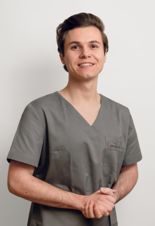 Oleh Maksymenko - Dental assistant